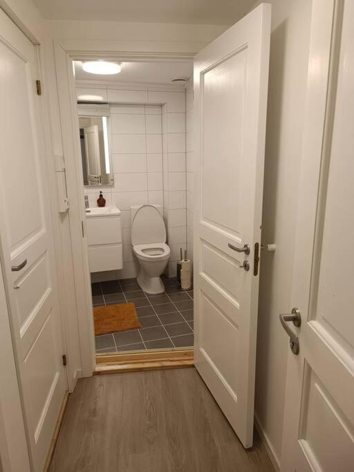 Cozy Apartment Close To Downtown Tromso Exterior photo